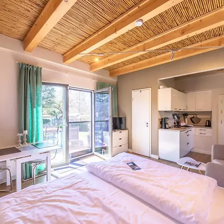 Holiday home Kleine Sommerliebe - Mit Garten Am Radwanderweg Warenshof