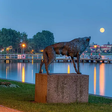 度假居 Kleine Sommerliebe - Mit Garten Am Radwanderweg Warenshof